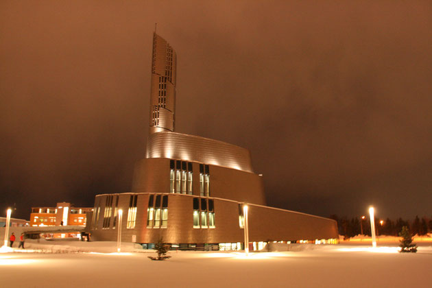 Die wie ein U-Boot anmutende Nordlichtkathedrale, Alta, Norwegen (Foto Reinhard Helle)