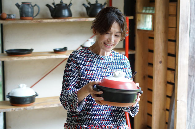 仲本律子　R工房　女性陶芸家　土鍋　ブログ　岡田美里　集英社　ラヴィヴァン　