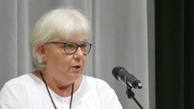 Für die CDU überbrachte die Fraktionsvorsitzende Annegret Tegen die Glückwünsche. Huemke habe immer versucht, kommunalpolitische Konflikte durch den persönliche Dialog zu überwinden.