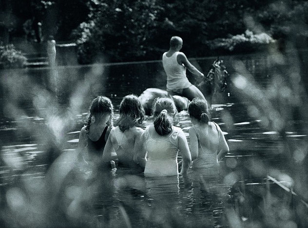 Floating of Horse, 1998