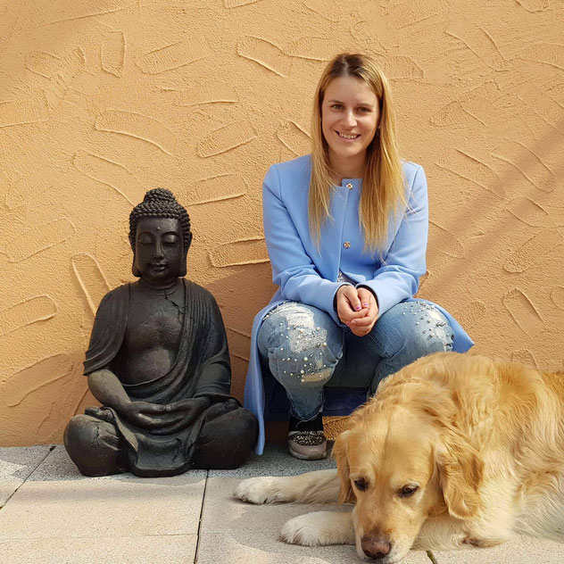 Sandra Bähr Buddha Hund