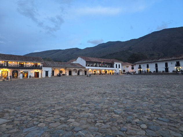 Plaza Mayor Colombia MAN 4x4MAN aventura campinglife