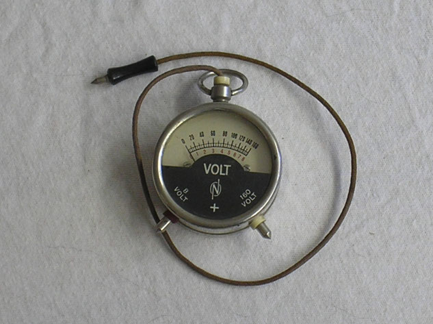 Neuberger Taschenvoltmeter