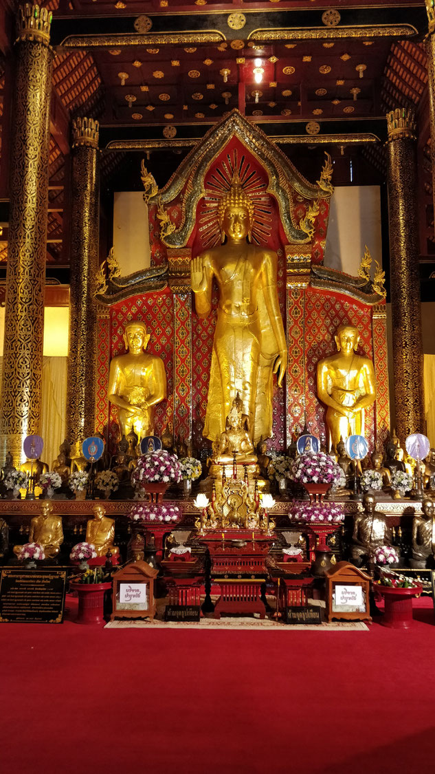 Le Buddha du Wat Chedi Luang, l'un des deux plus importants temples de Chiang Mai