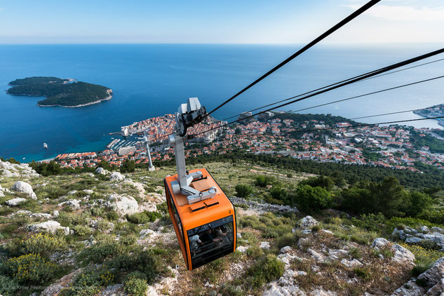 Die Seilbahn fährt direkt von der Altstadt auf den "Bodo Srd" zu deutsch Sergiusberg 405m über den Meeresspiegel