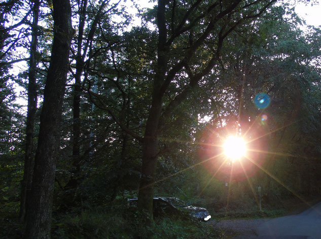 Aktivierter Lichtkörper im Vergleich zu einem Pkw, der dort "zufällig" parkte....um uns einen Blick dafür zu geben, wer wir in Wahrheit sind...Danke dafür...