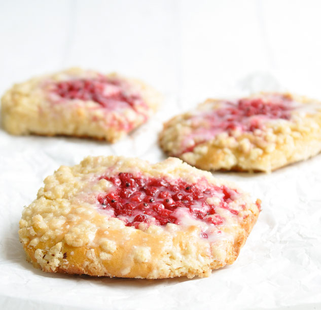 Streuseltaler wie vom Bäcker mit Johannisbeeren, vegan möglich, Thermomix