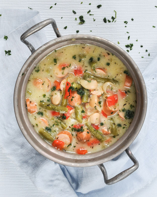 Bohneneintopf mit weißen Bohnen und grünen Bohnen und Würstchen, vegetarisch, vegan möglich, Thermomix