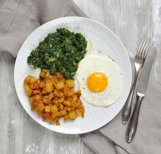 Falsche Bratkartoffeln mit Spinat und Ei