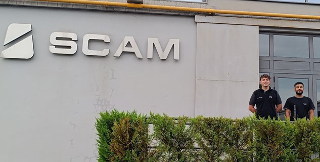 Paul Singh und Helvo Graubergs vor Scam Marine in Kroatien