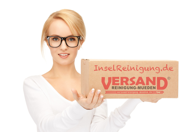versandreinigungmueden.de LEISTUNGEN, Inselreinigung, Bild zeigt Frau mit Paket und Logo Versandreinigung-mueden