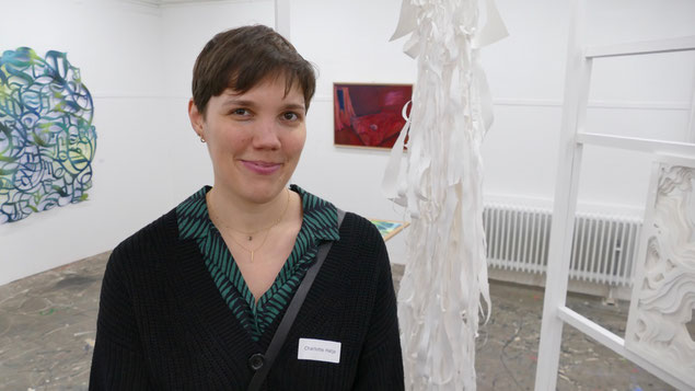 Charlotte Hatje, Studentin an der HAW Hamburg, Department Design, ist mit diesem dreidimensionalen Werk vertreten, das wie andere Arbeiten in der Ausstellung die Möglicheiten des „Cut Outs" demonstriert