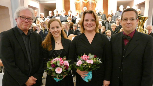 Freuten sich über den Erfolg: Lorenz Jensen, Henrike Puskeppel (Alt), Ulrike Meyer-Heieis (Sopran) und Michael Schmult