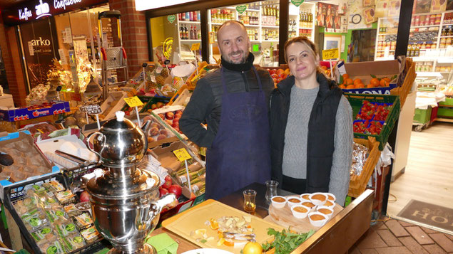 Familie Bunkjahn offerierte an diesem Abend neben dem breiten Angebot an Obst und Gemüse auch besondere Spezialitäten