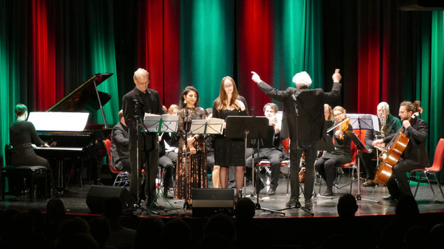 Unter der Leitung von Lorenz Jensen präsentierte das Orchester der Musikschule de Kantate „Mister Scrooge"