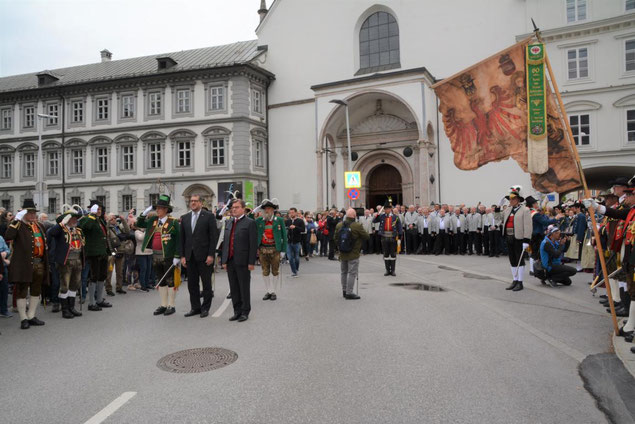 28. April 2019: Bundesversammlung des Bundes der Tiroler Schützenkompanien - musikalische Umrahmung der Hl.Messe in der Jesuitenkirche/Innsbruck und gesangliche Unterstützung beim landesüblichen Empfang zur Tiroler Landeshymne, Rennweg/Innsbruck