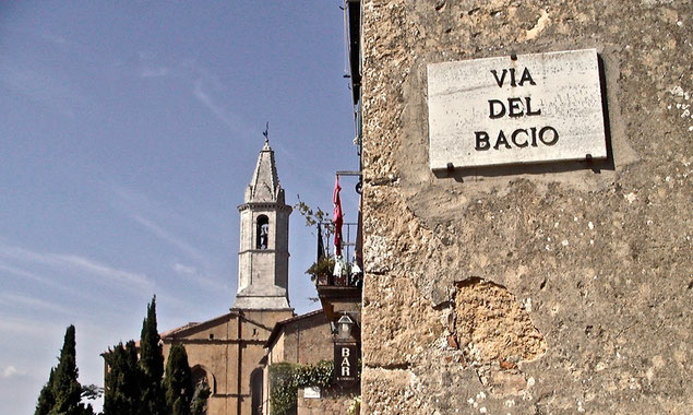 Via del bacio, kiss street, Pienza, Val d'Orcia, Siena, Italy, Toscana, Tuscany