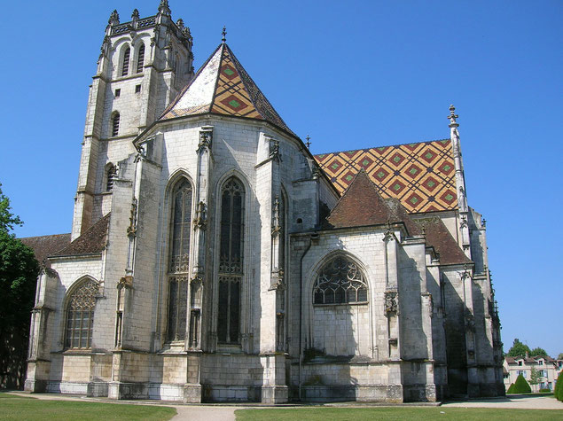 Église de Brou, vue arrière, par une journée d'été (source: Semnoz)