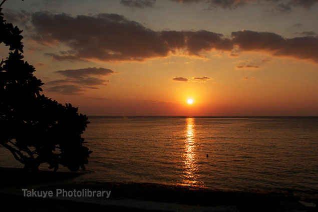 本部町備瀬崎の夕焼け 夕陽 写真