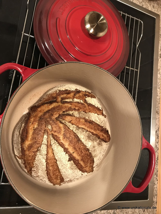 Selbstgemachtes Sauerteig-Mischbrot