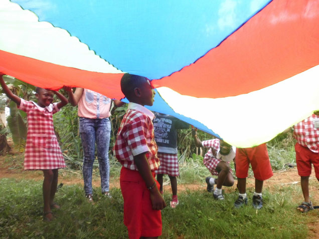 Kindergarten Ghana Spiel Bewegungsmaterial Joyful Learning School