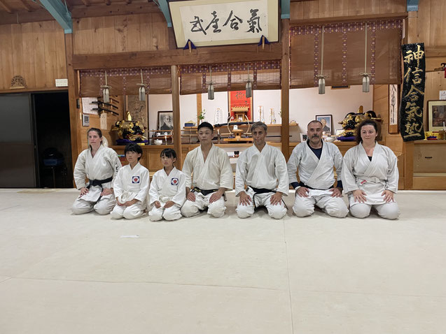 Foto gi commiato assieme a Saito Morihiro Nidaime (Yasuhiro) sensei.