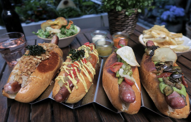 Hotdog im Dogfather in Zürich Popup Restaurant 2018 , nahe Europaallee, Frits, Corndog , Foto von Zurichfoodadvisor