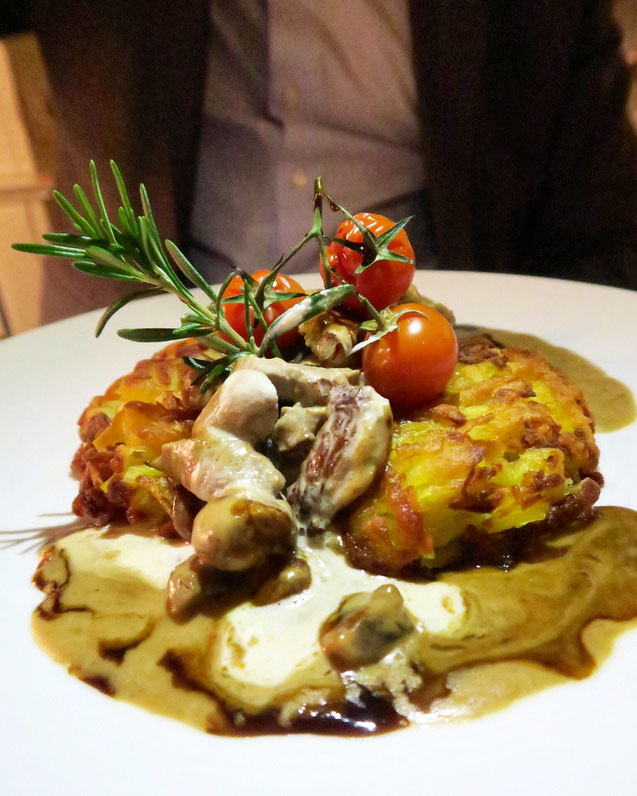 Zürcher Geschnetzeltes in Zürich, Niederdorf in Schweiz, Traditionell