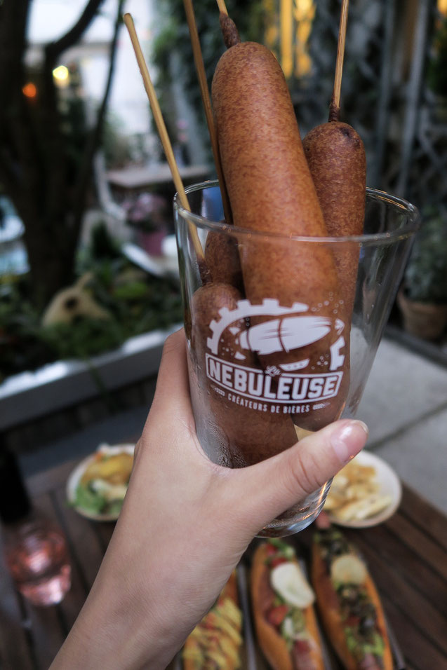 Hotdog im Dogfather in Zürich Popup Restaurant 2018 , nahe Europaallee, Frits, Corndog , Foto von Zurichfoodadvisor