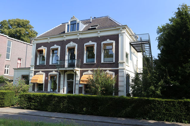 Herenhuis Peronnik, gemeentelijk monument, Utrechtseweg Zeist 