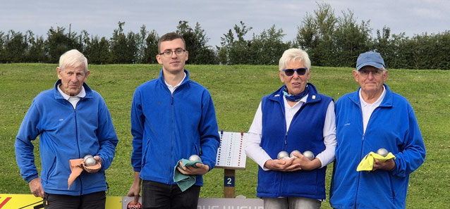 Im Doubletten-Finale standen: Otto Hansen + Claas Stadel gegen Anne Frömling + Manfred Habenicht.