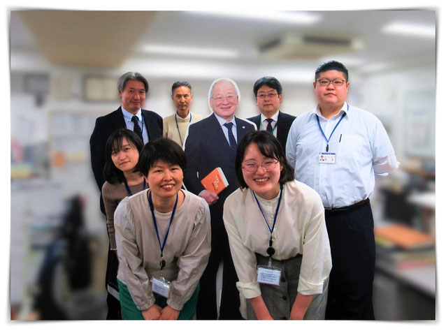 職員集合写真2023