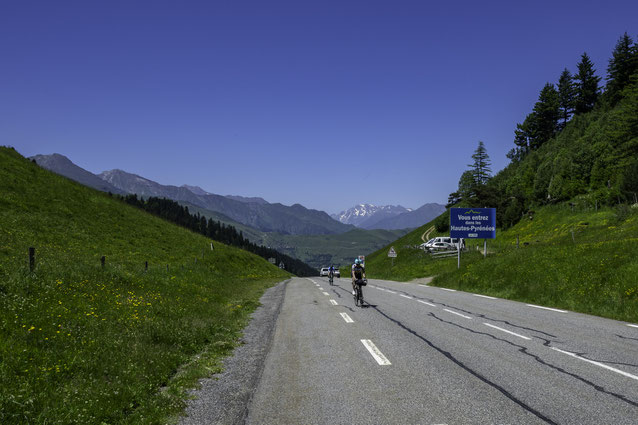 Bild: Wohnmobilreise in die Hochpyrenäen hier Fahrt Richtung Arreau auf der D 618