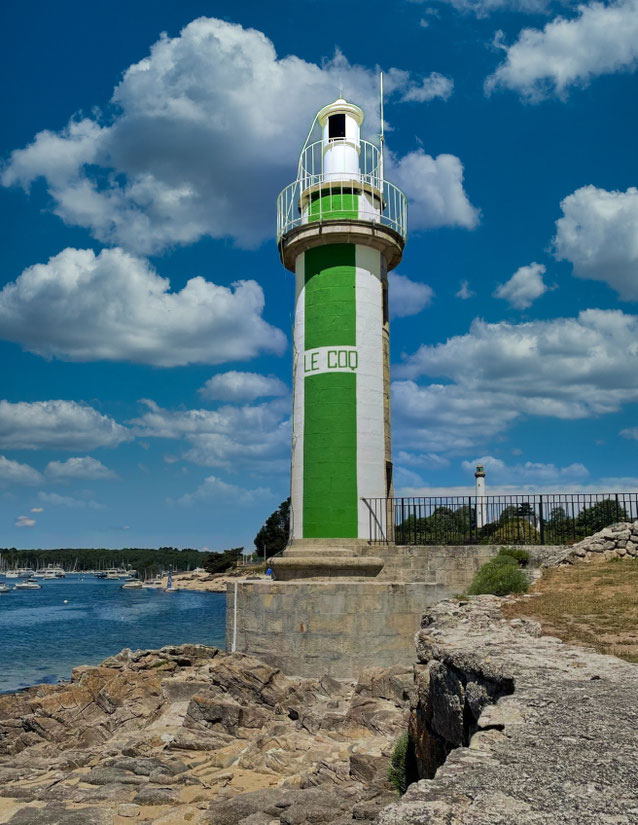 Leuchtturm Le Coq in Bénodet, bretonische Riviera, Süd-Finistère