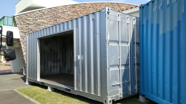 静岡県掛川市 中古コンテナ20ft現状品・シャッター付シルバー塗装設置