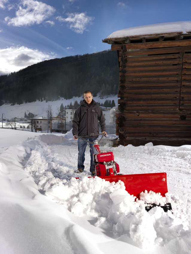 Honda Schneeschieber FJ 500 DE im Schnee