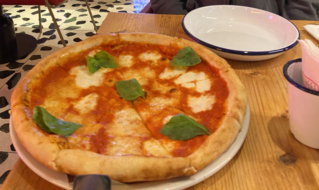 pizza di Gordon Ramsey all'areoporto di Doha