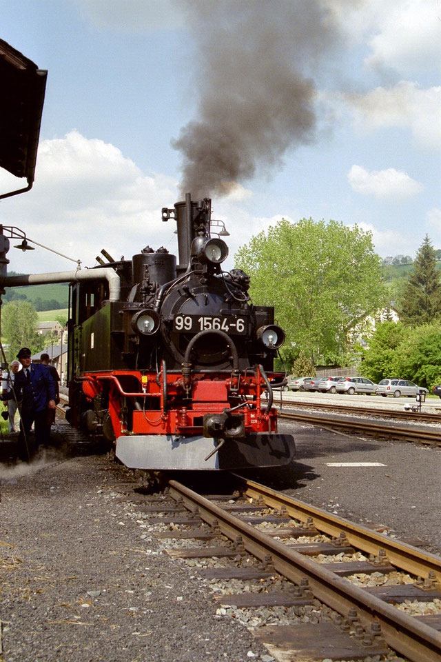 99 1564 der Preßnitztalbahn (2003) in Steinbach am Wasserkran