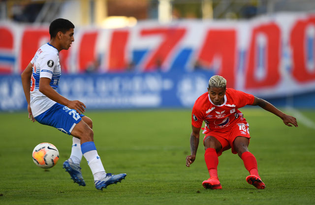 La dernière fois que Yesus Cabrera (à droite) et l'América de Cali avaient joué un match, c'était le 10 mars dernier chez l'Universidad Catolica (1-2). Ils retrouveront la Libertadores ce mercredi sur le terrain de l'Internacional.