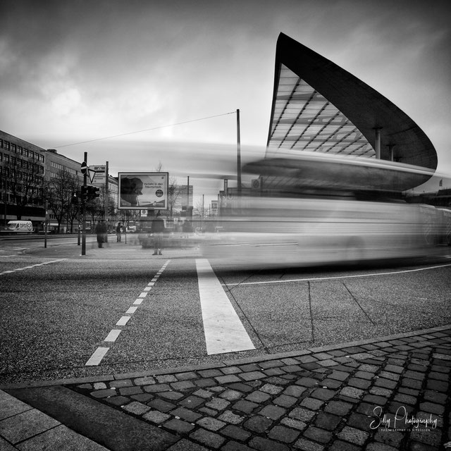 Hamburg / ZOB, Bus, Busstation, Langzeitbelichtung, 2015, © Silly Photography