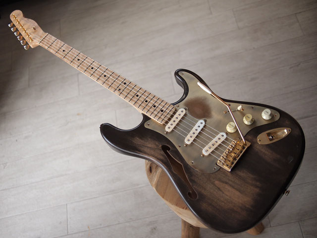 SOLD Warmoth - Custom Stratocaster Thinline - Worn Brown SOLD Warmoth - Custom Stratocaster Thinline - Worn Brown
