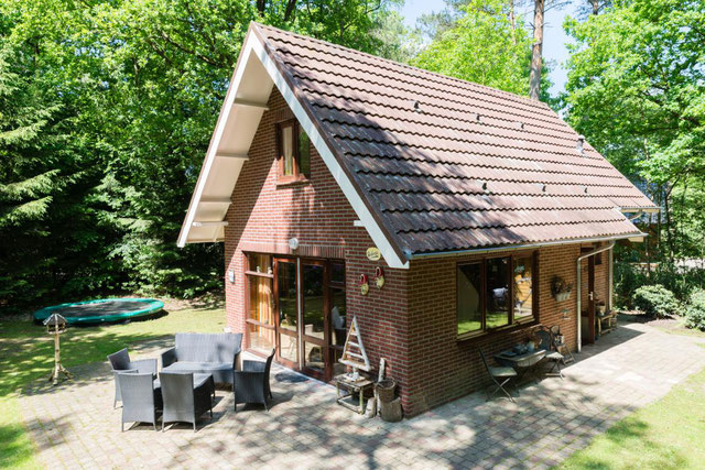 Te huur eenvoudig maar compleet chalet op rustig park