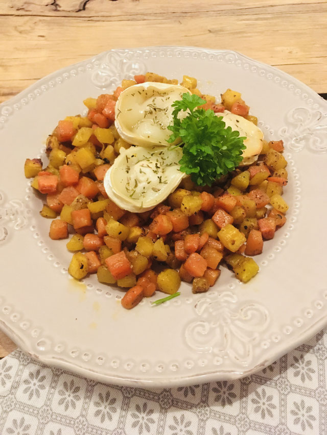 Bunte Karotten mit Ziegenkäse