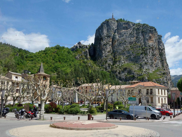 Castellane Tor zur Verdonschlucht & Sehenswürdigkeiten Tipps