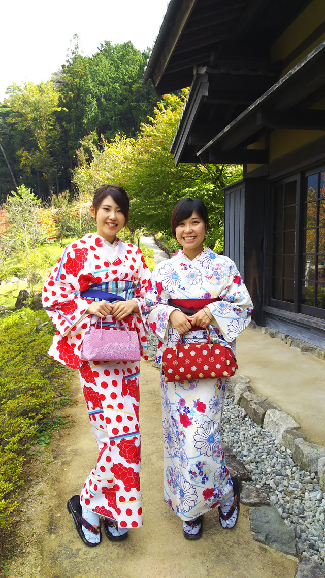 大人女子旅・卒業旅行は下呂温泉に決まり。合掌村で着物体験をしませんか?