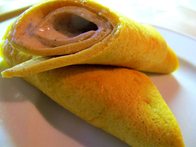 Gefüllte Pfannkuchen mit Vanillecreme. paleo und glutenfrei