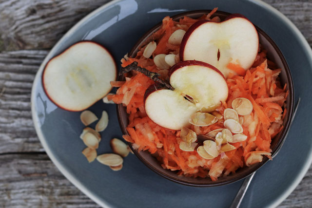 Karotten-Apfel-Salat - food-stories/ein vegetarischer Foodblog
