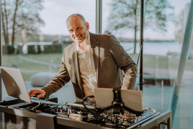 DJ Sven Baumert - Euer DJ für eure Feier!