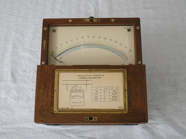 Voltmeter Gleichspannung bis 750 Volt von Hartmann & Braun - Frankfurt a/M.  Fertigungsjahr 1927