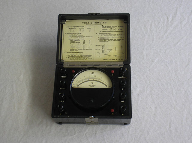 Trüb & Täuber Zürich  Feldmessgerät der Schweizer Armee. Gefertigt 1954